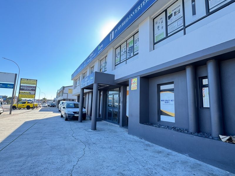 424m2 Industrial Property with Retail space To Let on Montague Gardens, Cape Town - Photo 5