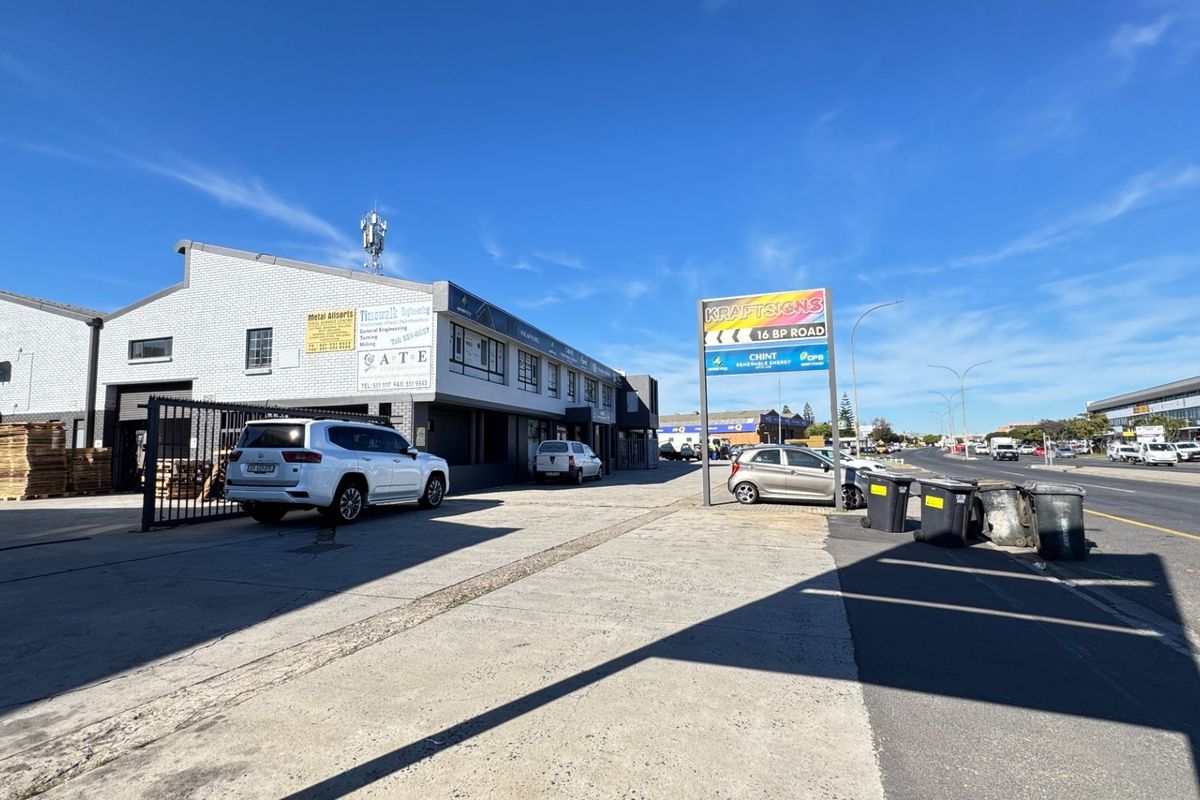 424m2 Industrial Property with Retail space To Let on Montague Gardens, Cape Town - Photo 3