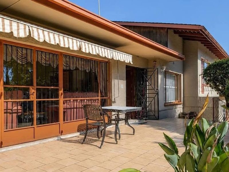 House For Sale in Bramley Park, Sandton - Photo 2