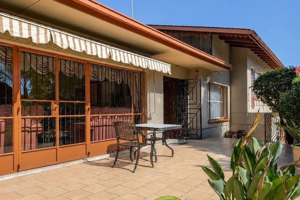 House For Sale in Bramley Park, Sandton - Photo 2