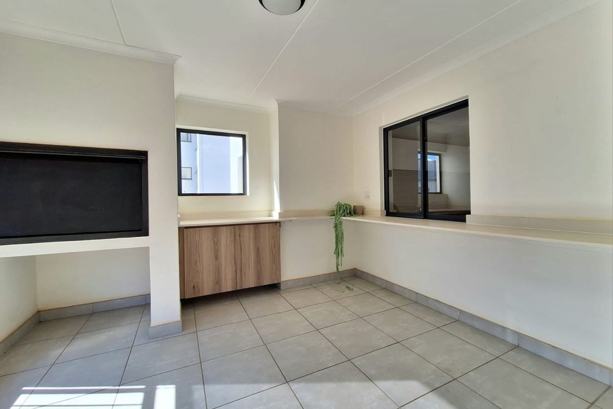 Stepless 3-Bedroom Apartment with Storeroom in Ballito Hills Estate - Photo 3