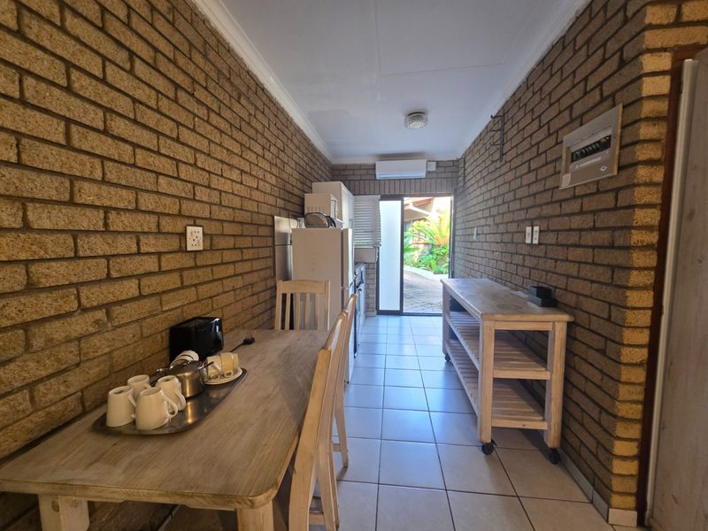 Fully furnished 2-bedroom apartment in the hippo capital of the world. - Photo 4