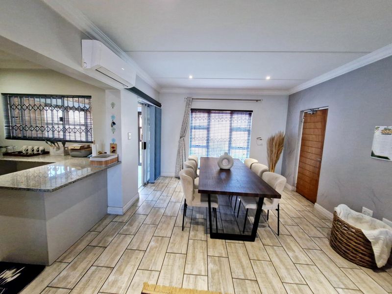 Beautiful 3-Bedroom Pet-Friendly Townhouse To Rent in Northriding - Photo 2