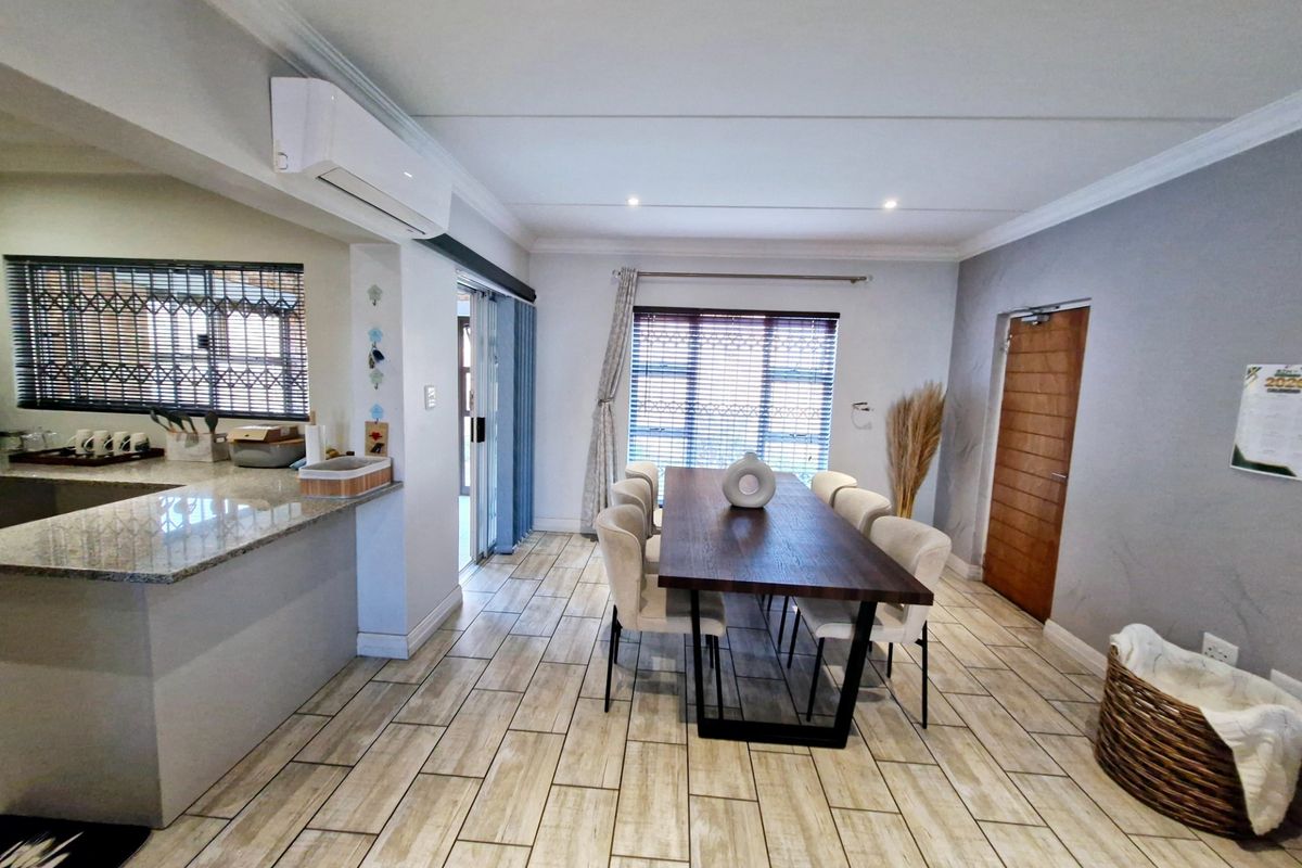 Beautiful 3-Bedroom Pet-Friendly Townhouse To Rent in Northriding - Photo 2