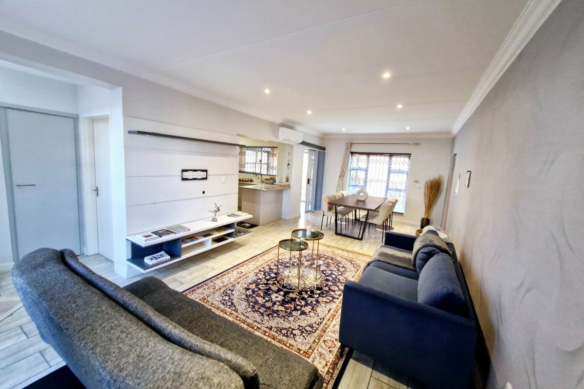 Beautiful 3-Bedroom Pet-Friendly Townhouse To Rent in Northriding - Photo 4