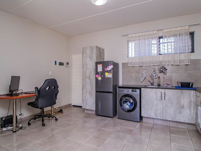 Apartment For Sale in Rynfield, Benoni - Photo 6
