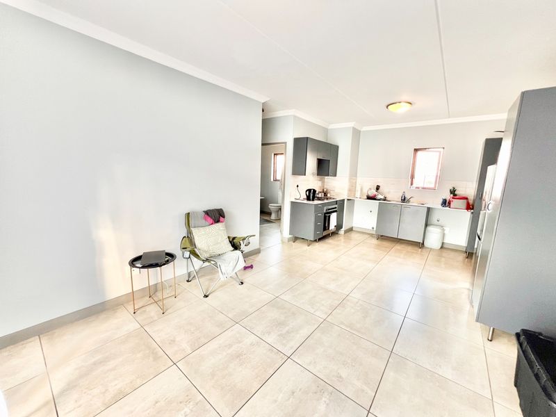 1 Bed First Floor Apartment - Photo 2