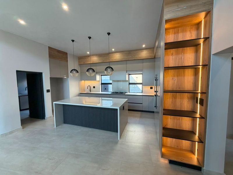 Brand New Luxury Home with Spectacular Views in The Rest Nature Estate - Photo 10