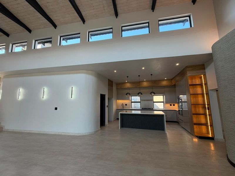 Brand New Luxury Home with Spectacular Views in The Rest Nature Estate - Photo 9