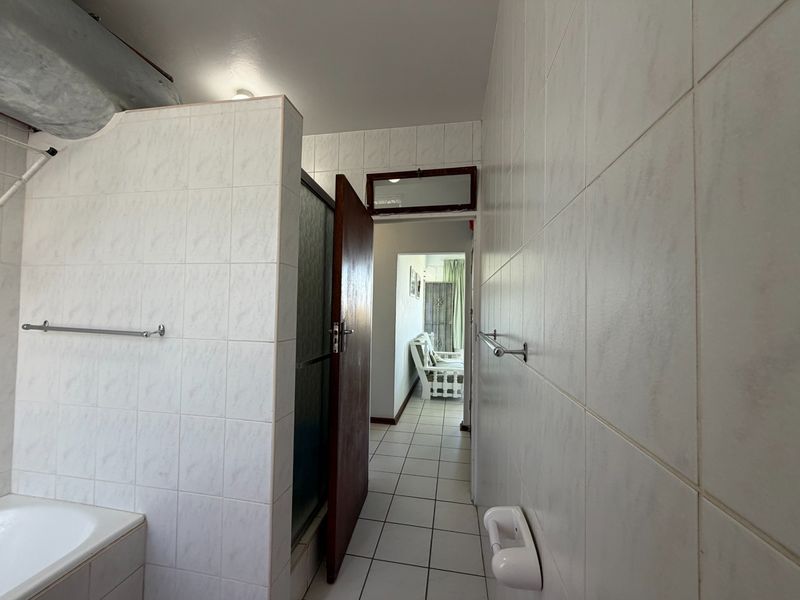 Coastal Living at Its Best  Two Bedroom Apartment in Uvongo - Photo 8