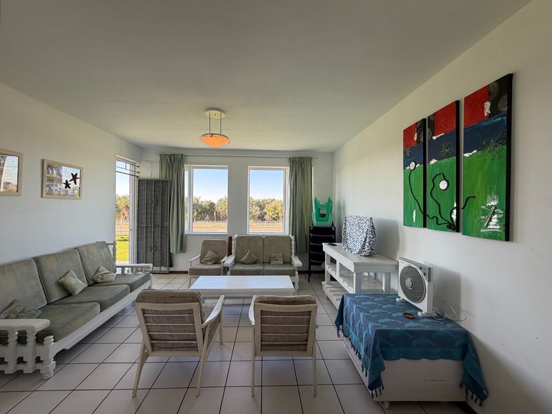 Coastal Living at Its Best  Two Bedroom Apartment in Uvongo - Photo 4