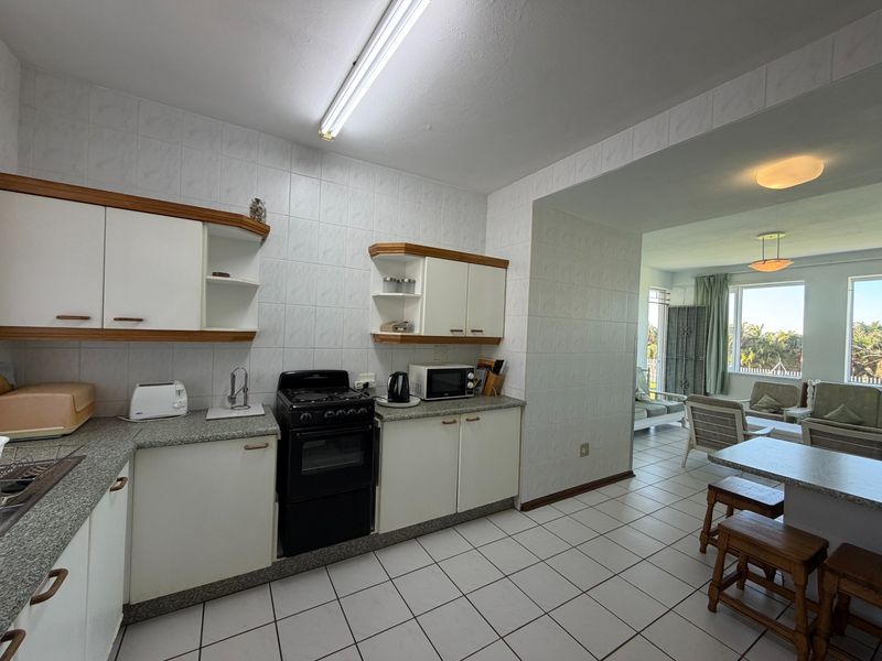 Coastal Living at Its Best  Two Bedroom Apartment in Uvongo - Photo 2