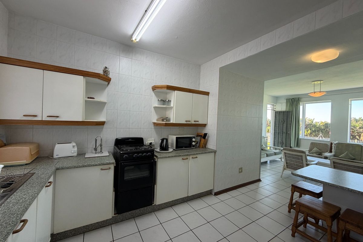 Coastal Living at Its Best  Two Bedroom Apartment in Uvongo - Photo 2