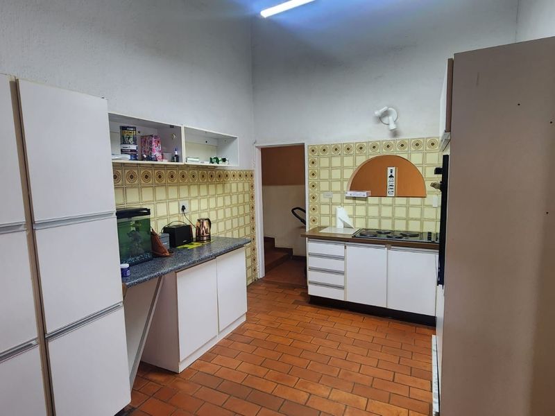 House For Sale in Wilro Park, Roodepoort - Photo 9