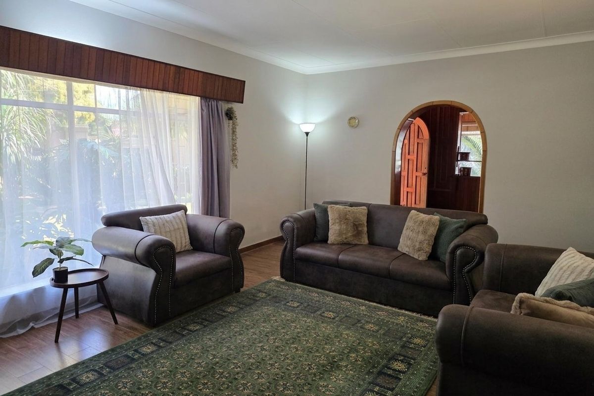 Boomed area - 4 Bedroom with Flatlet - Photo 5