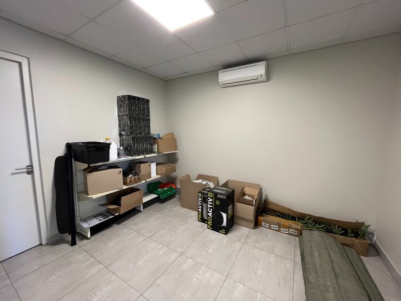 515m2 Warehouse To LET in The Reserve Business Park 1 - Photo 8