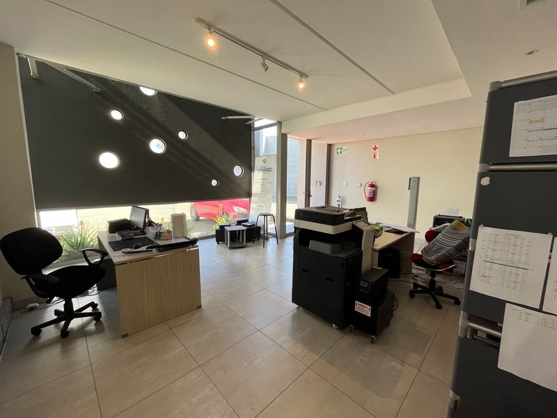 515m2 Warehouse To LET in The Reserve Business Park 1 - Photo 3