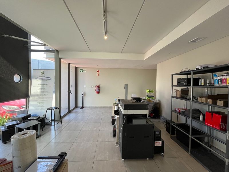 515m2 Warehouse To LET in The Reserve Business Park 1 - Photo 5