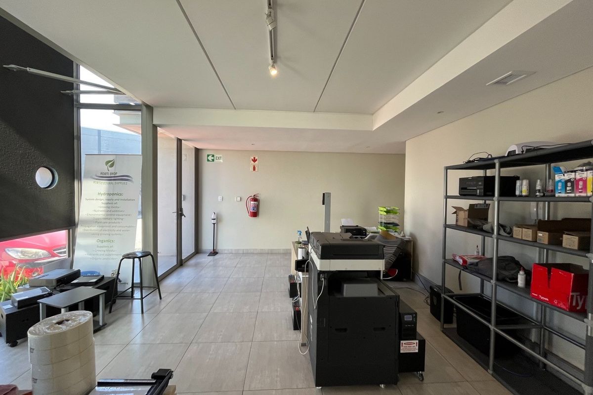 515m2 Warehouse To LET in The Reserve Business Park 1 - Photo 5