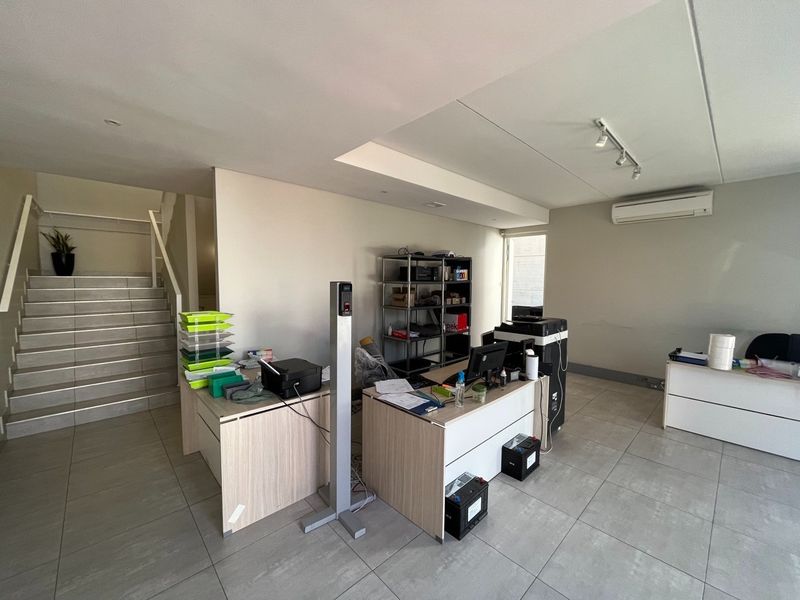 515m2 Warehouse To LET in The Reserve Business Park 1 - Photo 4