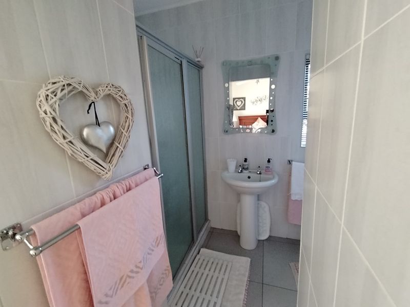 Beautiful 4 Bedroom House For Sale in Grantham Park, Empangeni - Photo 10