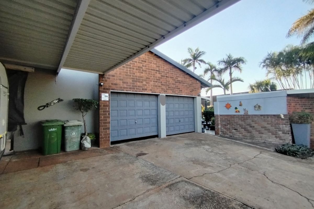 Beautiful 4 Bedroom House For Sale in Grantham Park, Empangeni - Photo 2