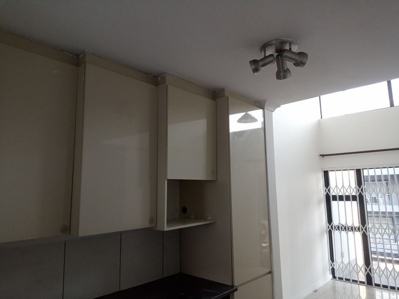 Apartment in Umhlanga, KwaZulu Natal - Photo 8