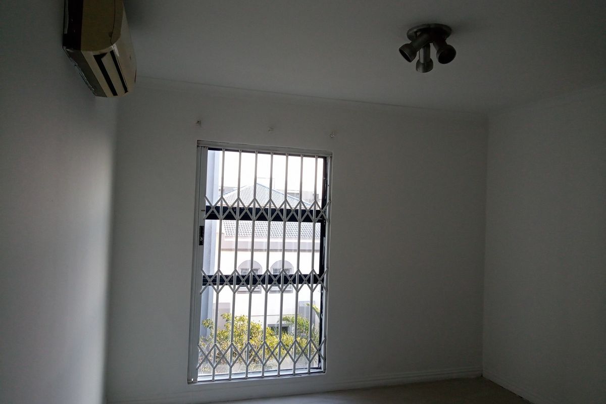 Apartment in Umhlanga, KwaZulu Natal - Photo 5