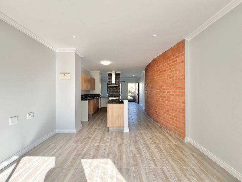 Stylish Two-Bedroom, Two-Bathroom Upstairs Apartment - Photo 6
