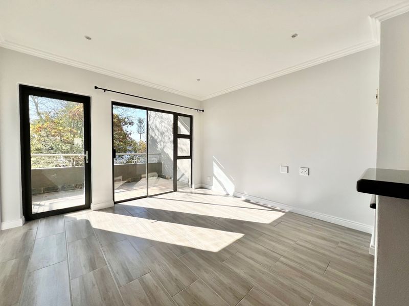 Stylish Two-Bedroom, Two-Bathroom Upstairs Apartment - Photo 10