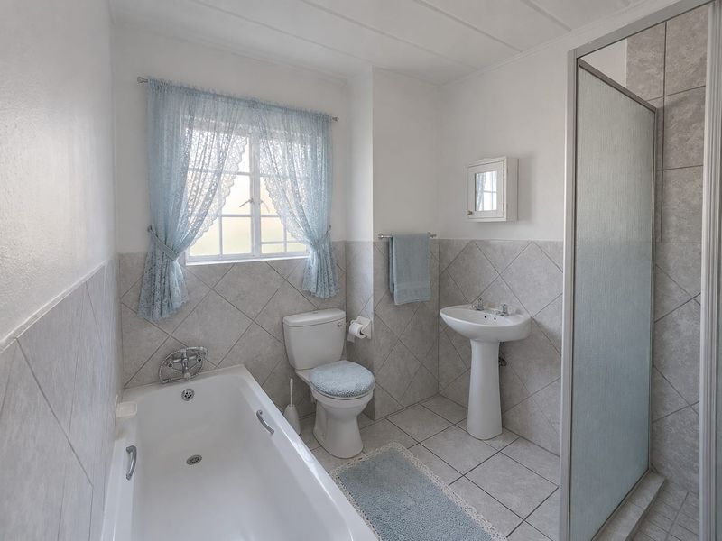 Ground Floor Apartment To Rent in Erand Gardens, Midrand - Photo 6