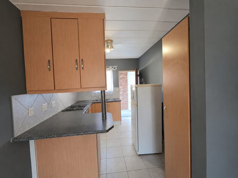 Ground Floor Apartment To Rent in Erand Gardens, Midrand - Photo 3