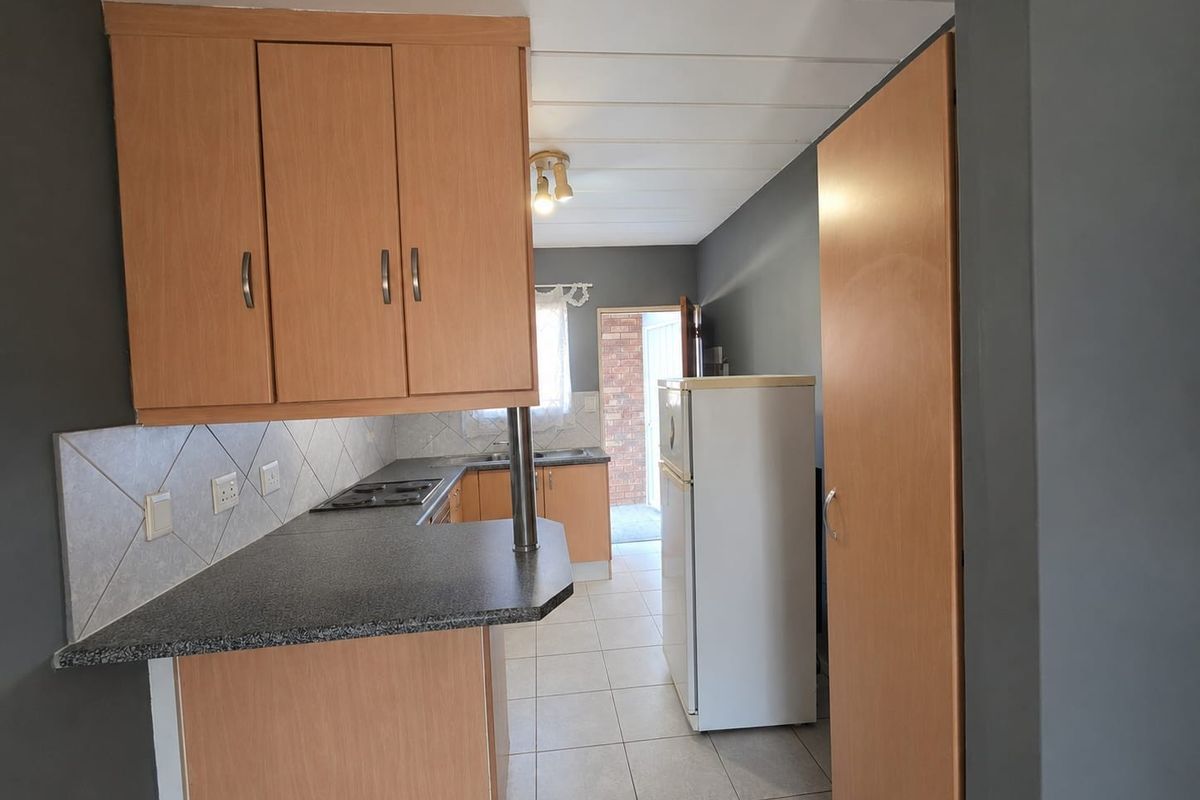 Ground Floor Apartment To Rent in Erand Gardens, Midrand - Photo 3