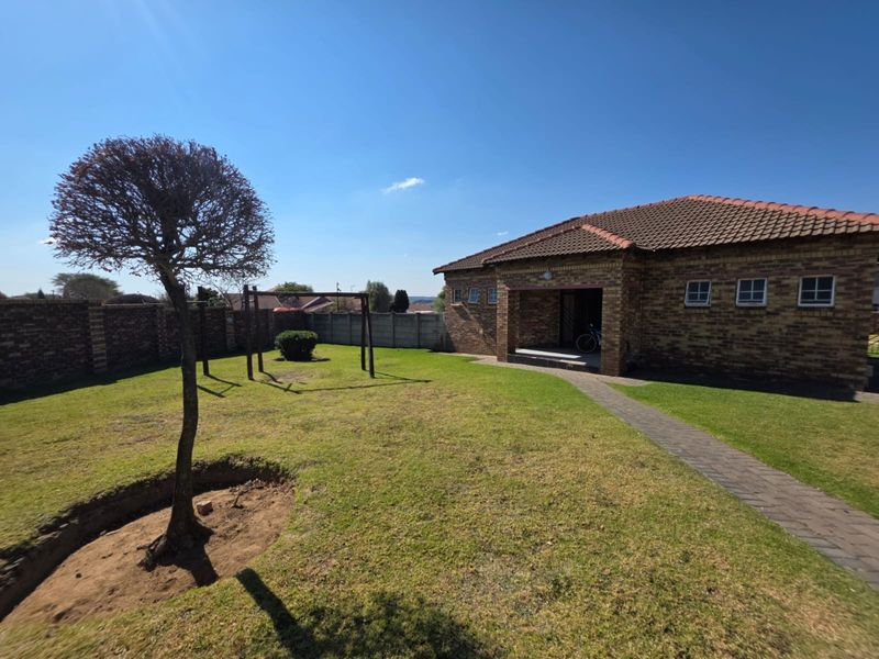 Ground Floor Apartment To Rent in Erand Gardens, Midrand - Photo 10