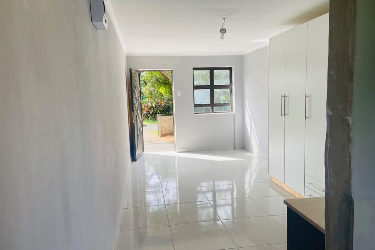 Cottage To Rent in Athlone Park, Amanzimtoti, KwaZulu Natal - Photo 4