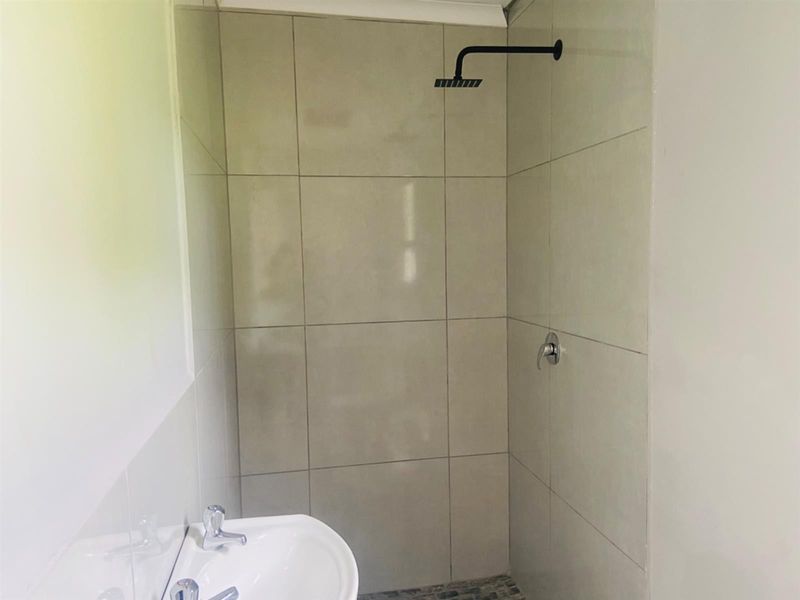 Cottage To Rent in Athlone Park, Amanzimtoti, KwaZulu Natal - Photo 5