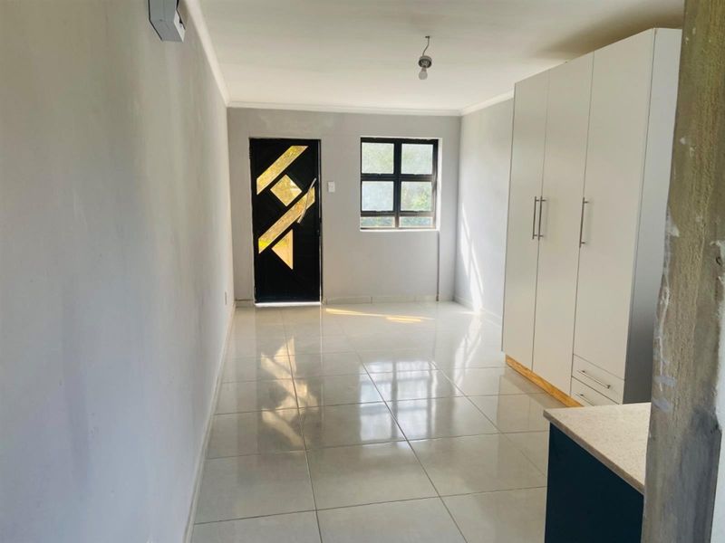 Cottage To Rent in Athlone Park, Amanzimtoti, KwaZulu Natal - Photo 3