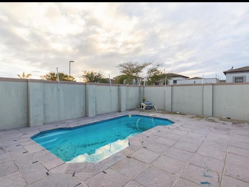 Family Home in Sandown Blouberg - Photo 3