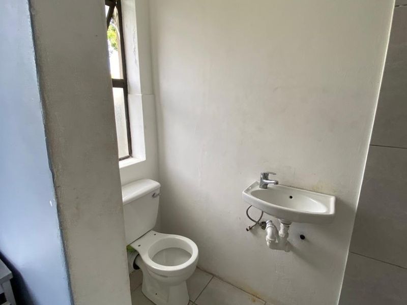 x2 Self Contained Room Available Immediately!!!!! - Photo 8