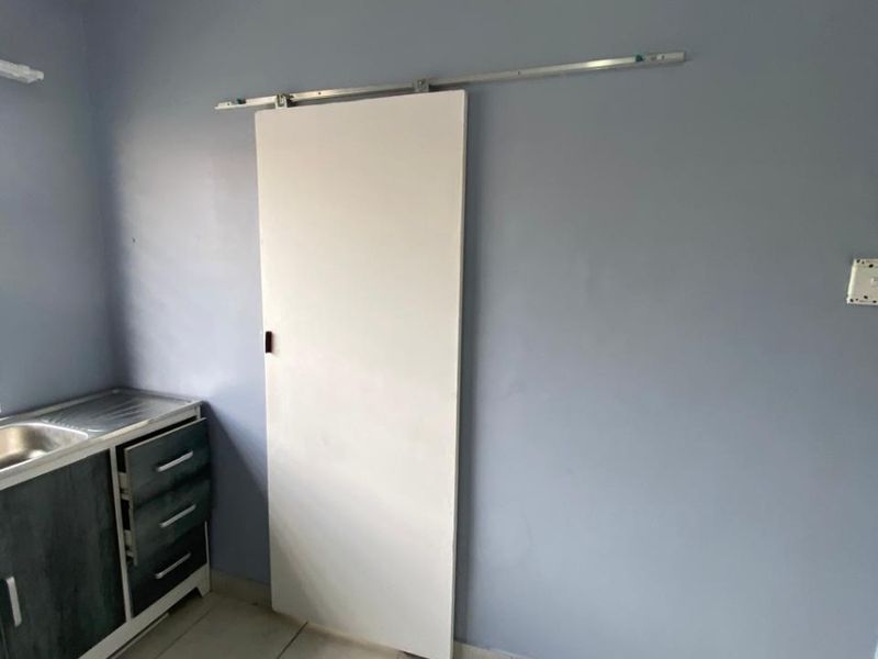 x2 Self Contained Room Available Immediately!!!!! - Photo 10