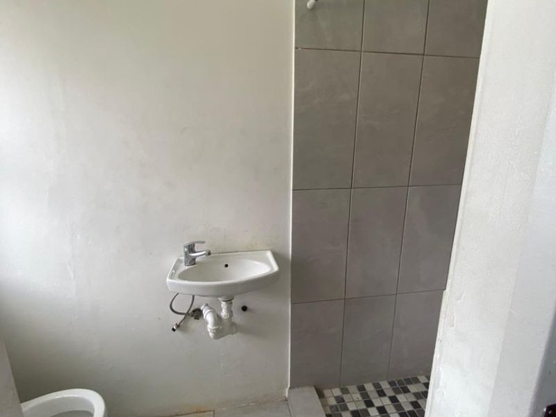 x2 Self Contained Room Available Immediately!!!!! - Photo 7