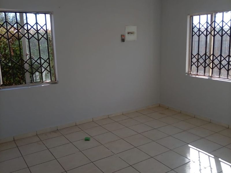 House To Rent in Protea Glen, Soweto - Photo 6