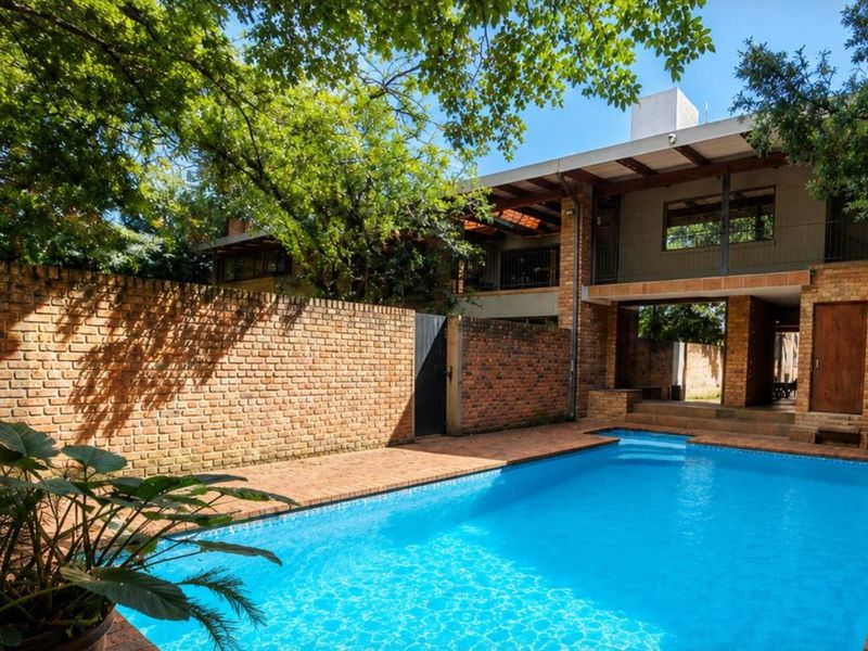 Exceptional 7 Bedroom Investment Property With Endless Potential (2 Self Contained Homes) - Photo 1