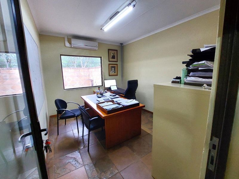 Exceptional 7 Bedroom Investment Property With Endless Potential (2 Self Contained Homes) - Photo 4