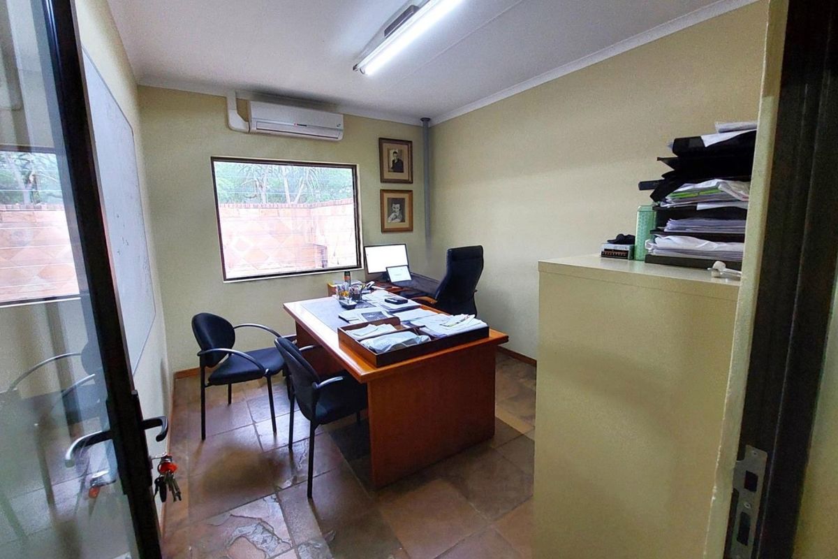 Exceptional 7 Bedroom Investment Property With Endless Potential (2 Self Contained Homes) - Photo 4