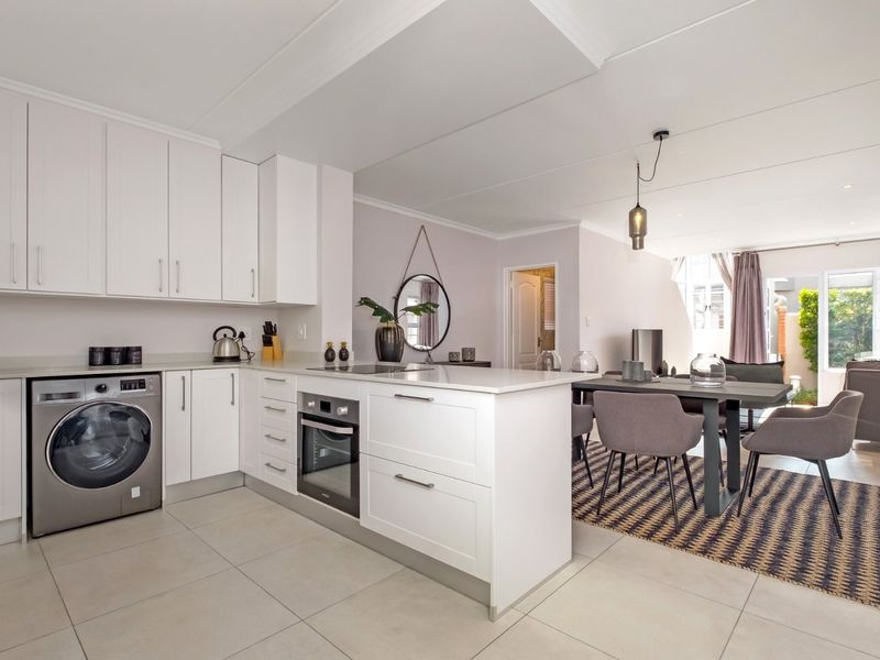 Beautifully Renovated Duplex in Bryanston’s Most Sought-After Complex - Photo 1