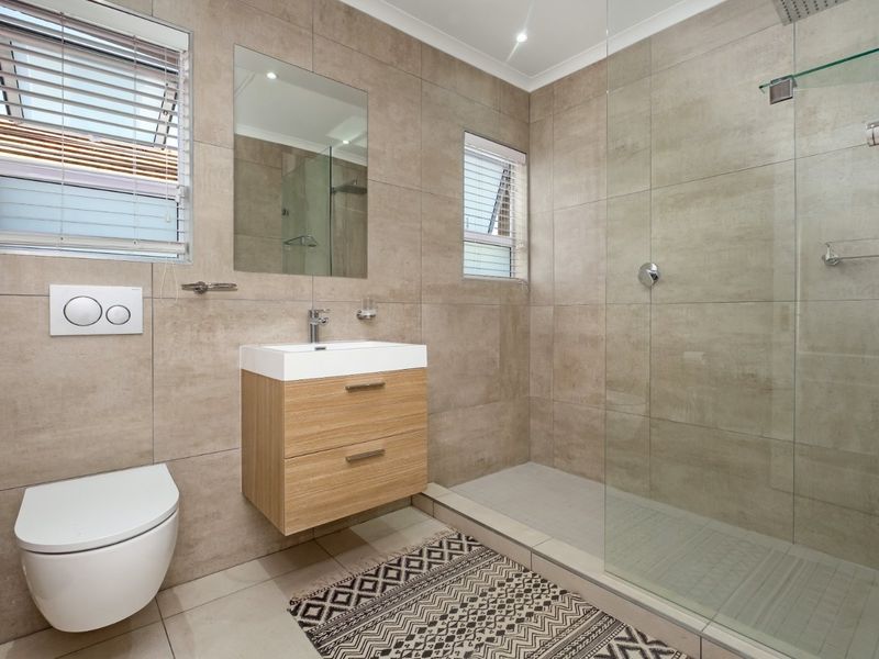 Beautifully Renovated Duplex in Bryanston’s Most Sought-After Complex - Photo 10