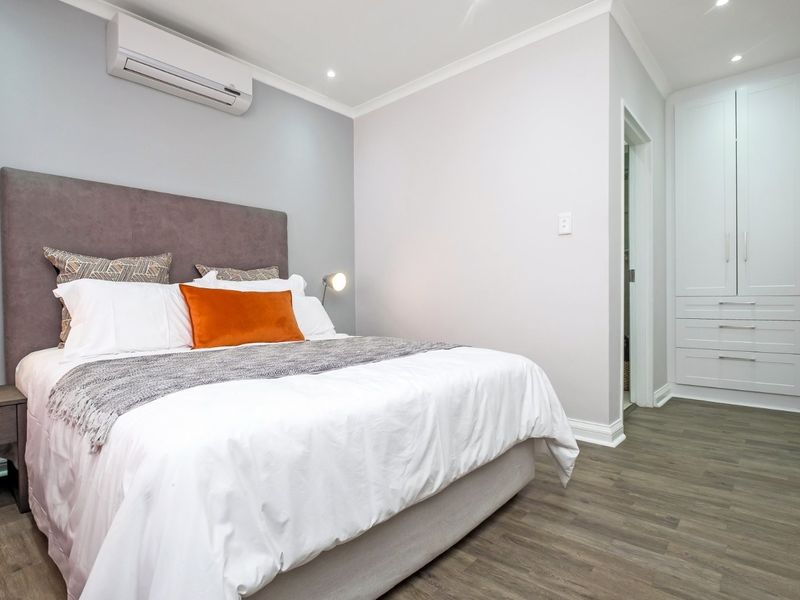 Beautifully Renovated Duplex in Bryanston’s Most Sought-After Complex - Photo 8
