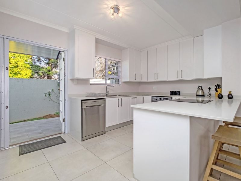 Beautifully Renovated Duplex in Bryanston’s Most Sought-After Complex - Photo 3