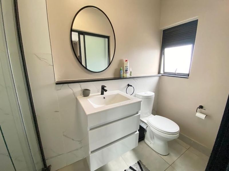 Apartment To Rent in Waterfall, Midrand - Photo 5